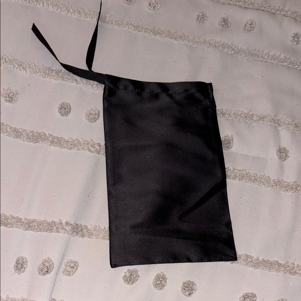 Gucci Black Drawstring Pouch - Picture 2 of 2
